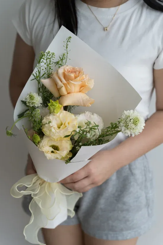 Petite Bouquet (Designer Pick) 4